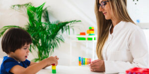 Curso Universitario de Especialización en Abordaje Clínico de la Salud Mental Infantil y Adolescente